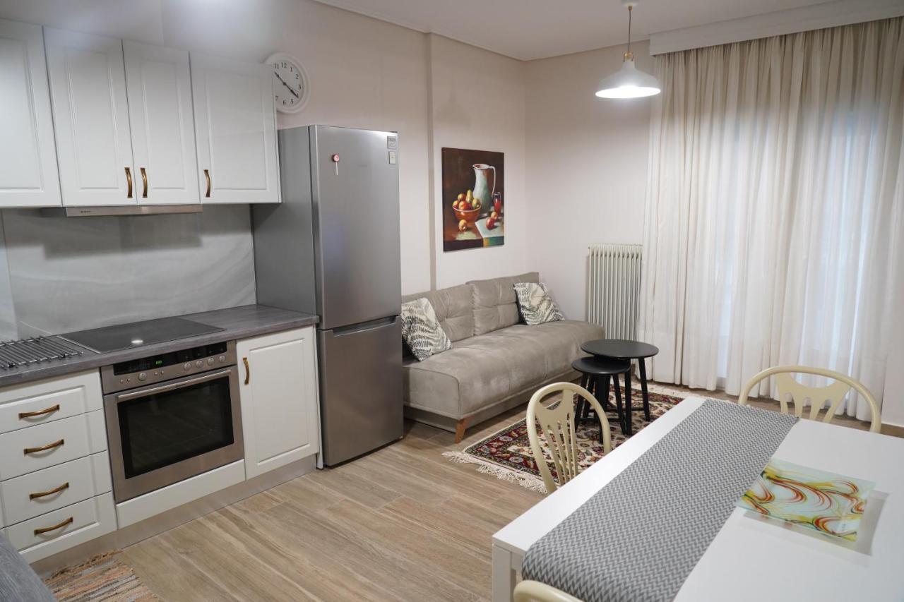 Larissa Downtown Apartment With Parking Eksteriør bilde