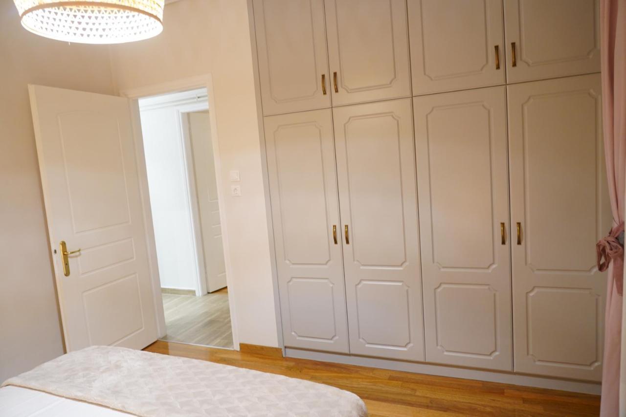 Larissa Downtown Apartment With Parking Eksteriør bilde
