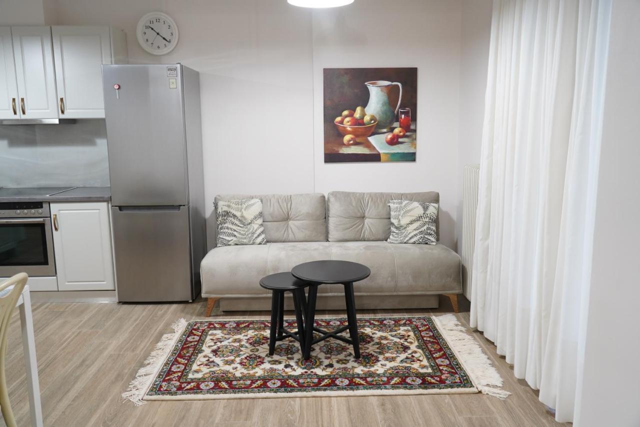 Larissa Downtown Apartment With Parking Eksteriør bilde