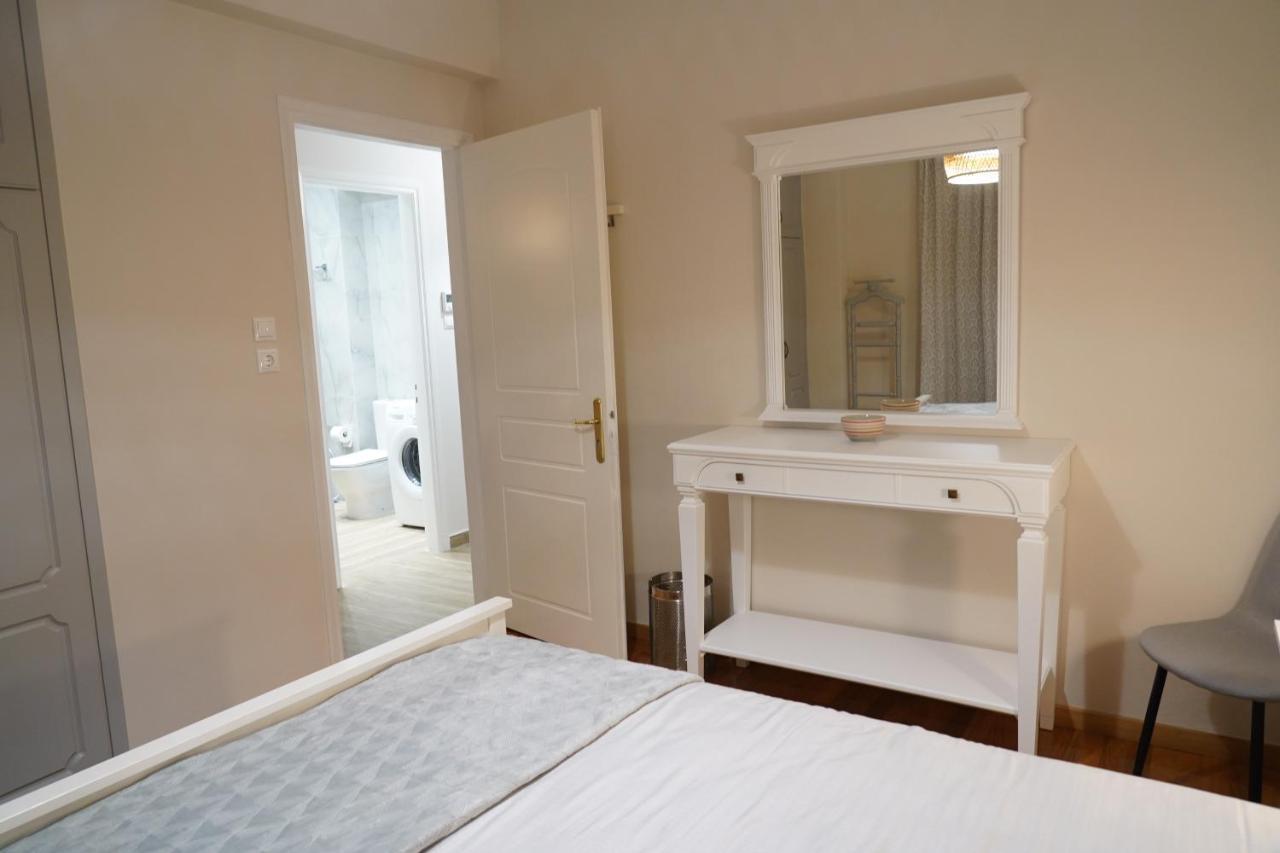 Larissa Downtown Apartment With Parking Eksteriør bilde