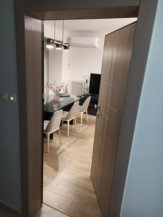 Larissa Downtown Apartment With Parking Eksteriør bilde